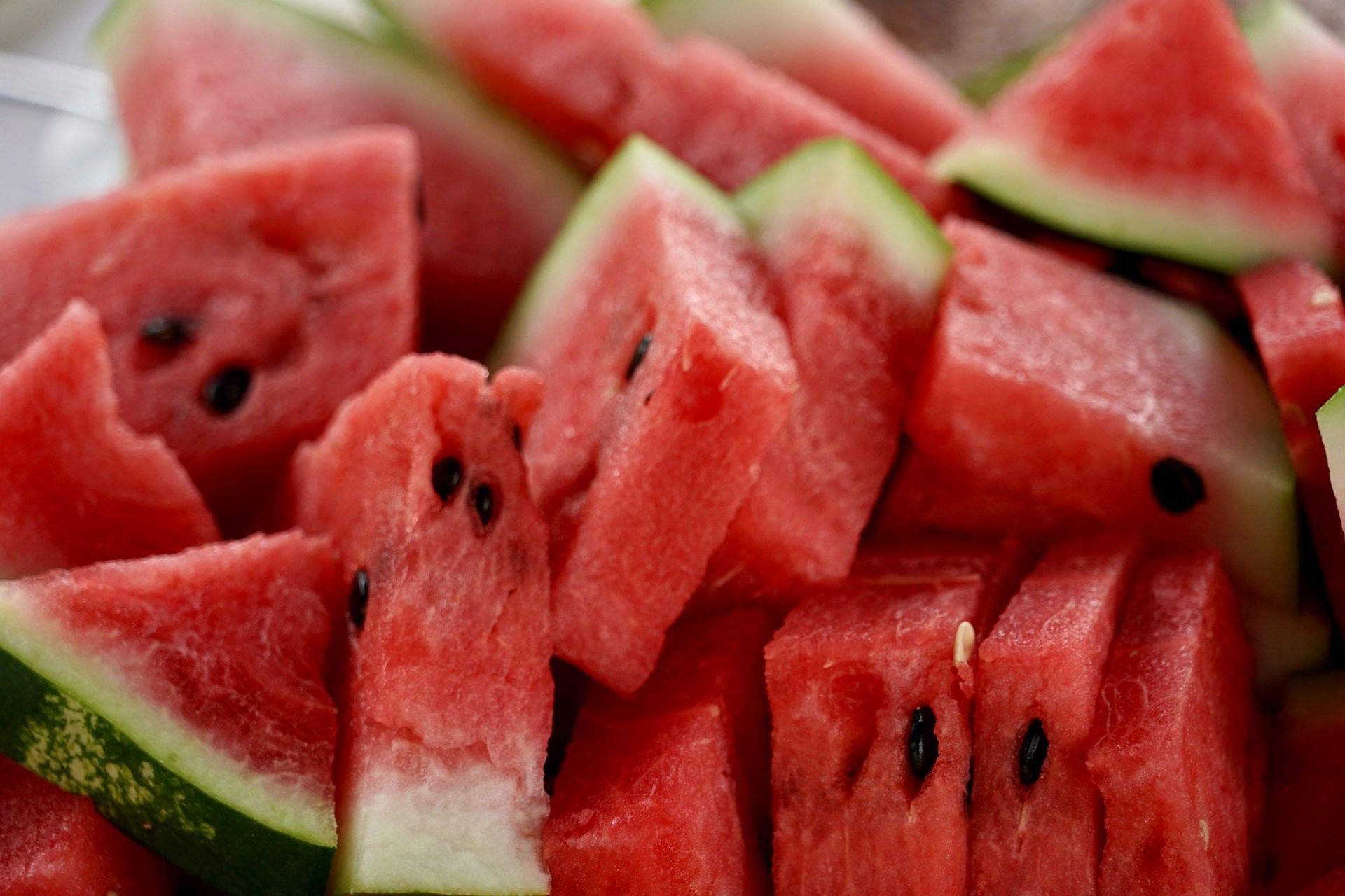 Water-Rich Foods (Image via Unsplash/Floh)